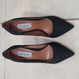 Steve Madden black pumps